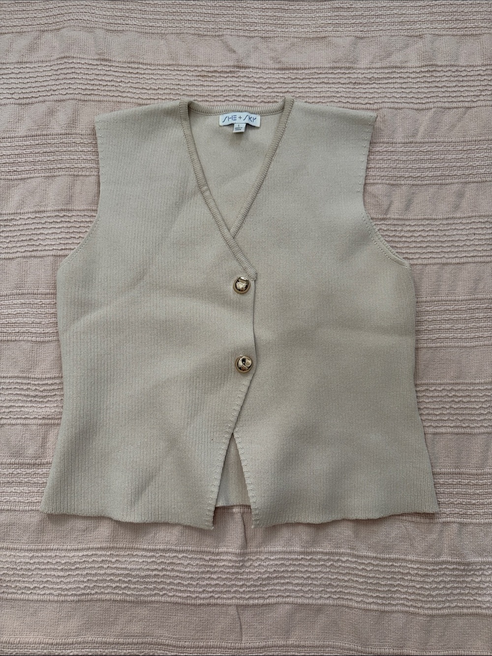 She + Sky Beige Button-Front V-Neck Knit Vest